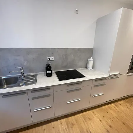 Gross, Aber Gemuetlich - Citynah