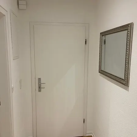 Gross, Aber Gemuetlich - Citynah أونا