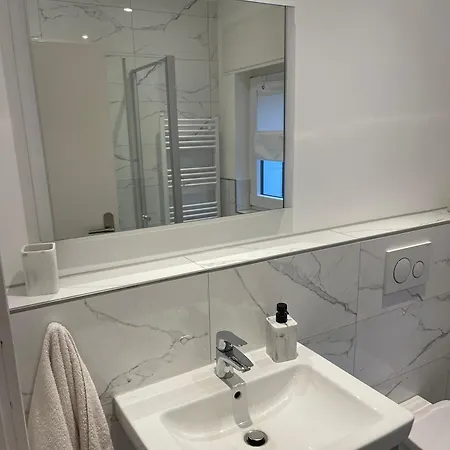 Groß, Aber Gemütlich - Citynah *