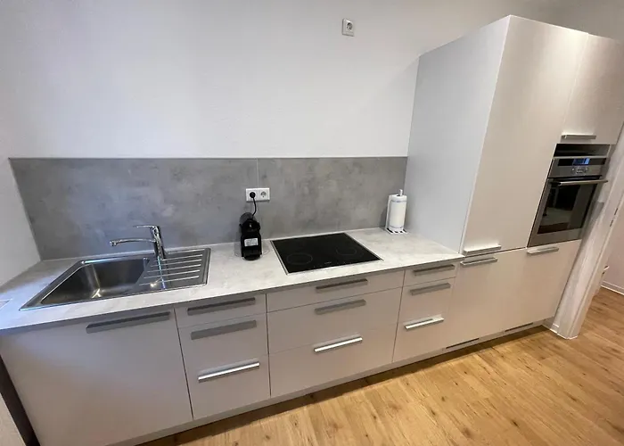 Gross, Aber Gemuetlich - Citynah